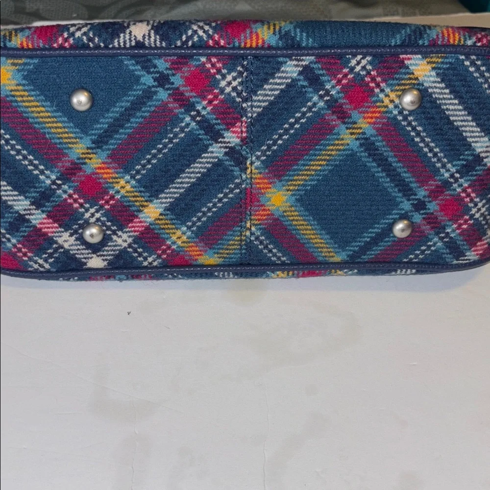 NESS BRAND..STRAIGHT FROM EDINBURGH SCOTLAND..TEAL PLAID WOOL TARTAN HAND BAG